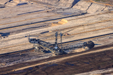 Vue aérienne de Grue de levage dans une mine de lignite à ciel ouvert Inden à le quartier Pier in Inden dans le département Rhénanie du Nord-Westphalie, Allemagne