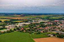 Vue aérienne de Vue de la ville depuis le nord-ouest à le quartier Mülhausen in Grefrath dans le département Rhénanie du Nord-Westphalie, Allemagne
