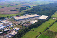 Groupe logistique ZUFALL - Filiale Kandel et Groupe STS dans le parc industriel de Horst à le quartier Minderslachen in Kandel dans le département Rhénanie-Palatinat, Allemagne hors des airs