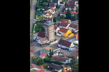 Vue aérienne de Gratte-ciel Ludovici à Jockgrim dans le département Rhénanie-Palatinat, Allemagne