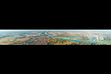 Vue aérienne de Perspective panoramique de la rivière - structure du pont sur le Rhin à le quartier Maximiliansau in Wörth am Rhein dans le département Rhénanie-Palatinat, Allemagne
