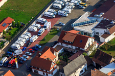Vue aérienne de Dacia Minfeld Autohaus Frey GmbH & Co. KG à Minfeld dans le département Rhénanie-Palatinat, Allemagne