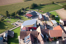 Quartier Deutschhof in Kapellen-Drusweiler dans le département Rhénanie-Palatinat, Allemagne du point de vue du drone