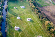 Ferme d'autruches de Mhou à Rülzheim dans le département Rhénanie-Palatinat, Allemagne depuis l'avion