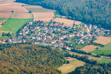 Vue aérienne de Quartier Helmhof in Neckarbischofsheim dans le département Bade-Wurtemberg, Allemagne