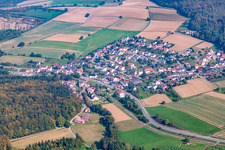Vue aérienne de Quartier Helmhof in Neckarbischofsheim dans le département Bade-Wurtemberg, Allemagne