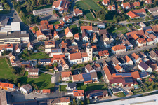Vue aérienne de Sainte Gertrude à le quartier Volkersdorf in Wachenroth dans le département Bavière, Allemagne