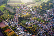 Vue oblique de De l'est à Hördt dans le département Rhénanie-Palatinat, Allemagne