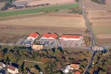 Quartier Neulauterburg in Berg dans le département Rhénanie-Palatinat, Allemagne du point de vue du drone