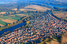 Vue aérienne de Village au Tankgraben à le quartier Neuburg in Neuburg am Rhein dans le département Rhénanie-Palatinat, Allemagne