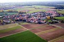 Knittelsheim dans le département Rhénanie-Palatinat, Allemagne d'un drone