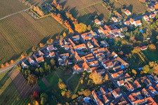 Knöringen dans le département Rhénanie-Palatinat, Allemagne vu d'un drone