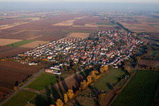 Vue aérienne de Knöringen dans le département Rhénanie-Palatinat, Allemagne