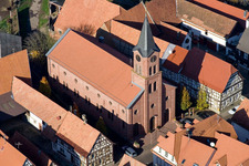 Vue aérienne de Église protestante de la Kreuzgasse à Steinweiler dans le département Rhénanie-Palatinat, Allemagne