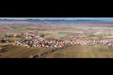 Vue aérienne de Panorama - champs agricoles et terres agricoles en perspective à Oberhausen dans le département Rhénanie-Palatinat, Allemagne