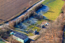 Sous-station à Bad Bergzabern dans le département Rhénanie-Palatinat, Allemagne hors des airs