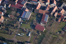 Quartier Schweigen in Schweigen-Rechtenbach dans le département Rhénanie-Palatinat, Allemagne du point de vue du drone