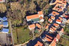 Vue aérienne de Église catholique Saint-Georges à Hördt dans le département Rhénanie-Palatinat, Allemagne