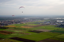Vue aérienne de À propos des lignes à haute tension à Altlußheim dans le département Bade-Wurtemberg, Allemagne
