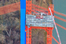 Chantier de construction d'un pont routier à Speyer dans le département Rhénanie-Palatinat, Allemagne d'en haut