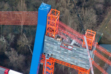Vue aérienne de Chantier de rénovation des pylônes du pont autoroutier A61 sur le Rhin à Hockenheim dans le département Bade-Wurtemberg, Allemagne