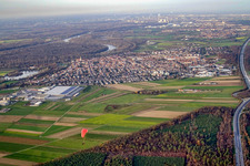 Vue aérienne de Ville du sud-est à Ketsch dans le département Bade-Wurtemberg, Allemagne