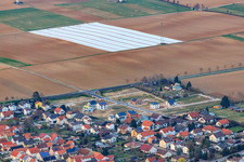 Vue aérienne de Nouvelle zone de développement à l'est à Minfeld dans le département Rhénanie-Palatinat, Allemagne
