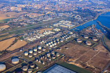 Vue oblique de Parc de stockage de Tanquid à l'aérodrome depuis l'est à Speyer dans le département Rhénanie-Palatinat, Allemagne