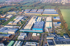 Photographie aérienne de Zone industrielle de LANDAU EST avec usine de pneus Michelin. LANDAU et RONAL GmbH à Landau in der Pfalz dans le département Rhénanie-Palatinat, Allemagne