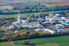 Zone industrielle LANDAU EAST avec APL Automobil-Prüftechnik Landau GmbH à Landau in der Pfalz dans le département Rhénanie-Palatinat, Allemagne vue d'en haut
