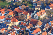 Vue aérienne de École à Essingen dans le département Rhénanie-Palatinat, Allemagne