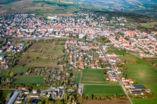 Vue aérienne de Grünstadt dans le département Rhénanie-Palatinat, Allemagne