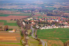 Vue aérienne de Du sud à le quartier Niederflörsheim in Flörsheim-Dalsheim dans le département Rhénanie-Palatinat, Allemagne