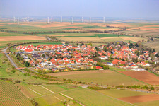 Vue aérienne de L'A61 contourne la ville à Eppelsheim dans le département Rhénanie-Palatinat, Allemagne