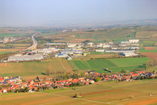 Vue aérienne de Zone industrielle à Alzey dans le département Rhénanie-Palatinat, Allemagne