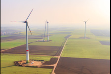 Vue aérienne de Chantier de construction d'éoliennes à Gabsheim dans le département Rhénanie-Palatinat, Allemagne