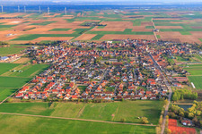 Photographie aérienne de Vue du village depuis le nord à le quartier Ottersheim in Ottersheim bei Landau dans le département Rhénanie-Palatinat, Allemagne
