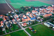 Vue aérienne de Rue de la Sarre x Hintergraben à Kandel dans le département Rhénanie-Palatinat, Allemagne
