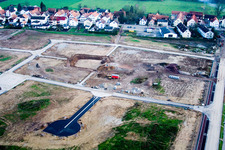 Nouvelle zone de développement Am Höhenweg à Kandel dans le département Rhénanie-Palatinat, Allemagne d'en haut