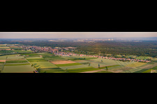 Vue aérienne de Panorama du nord-ouest à Kandel dans le département Rhénanie-Palatinat, Allemagne
