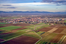 Vue aérienne de Du sud à le quartier Offenbach in Offenbach an der Queich dans le département Rhénanie-Palatinat, Allemagne
