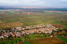 Vue aérienne de Vue sur le village à le quartier Duttweiler in Neustadt an der Weinstraße dans le département Rhénanie-Palatinat, Allemagne