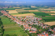 Vue aérienne de Saastraße depuis l'est à Kandel dans le département Rhénanie-Palatinat, Allemagne