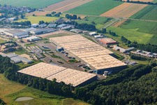 Zone industrielle Horst, centre logistique de Zufall à le quartier Minderslachen in Kandel dans le département Rhénanie-Palatinat, Allemagne du point de vue du drone
