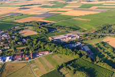 Centrale géothermique de Pfalzwerke geofuture GmbH à Insheim sur l'A65 à Insheim dans le département Rhénanie-Palatinat, Allemagne du point de vue du drone