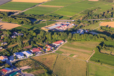 Vue d'oiseau de Centrale géothermique de Pfalzwerke geofuture GmbH à Insheim sur l'A65 à Insheim dans le département Rhénanie-Palatinat, Allemagne