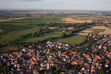 Quartier Billigheim in Billigheim-Ingenheim dans le département Rhénanie-Palatinat, Allemagne vue d'en haut