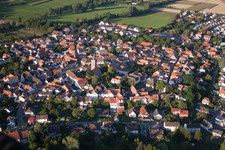 Quartier Billigheim in Billigheim-Ingenheim dans le département Rhénanie-Palatinat, Allemagne depuis l'avion