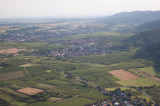 Quartier Rechtenbach in Schweigen-Rechtenbach dans le département Rhénanie-Palatinat, Allemagne vu d'un drone