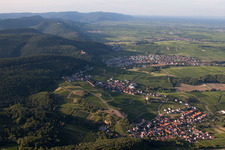 Vue d'oiseau de Quartier Gleishorbach in Gleiszellen-Gleishorbach dans le département Rhénanie-Palatinat, Allemagne